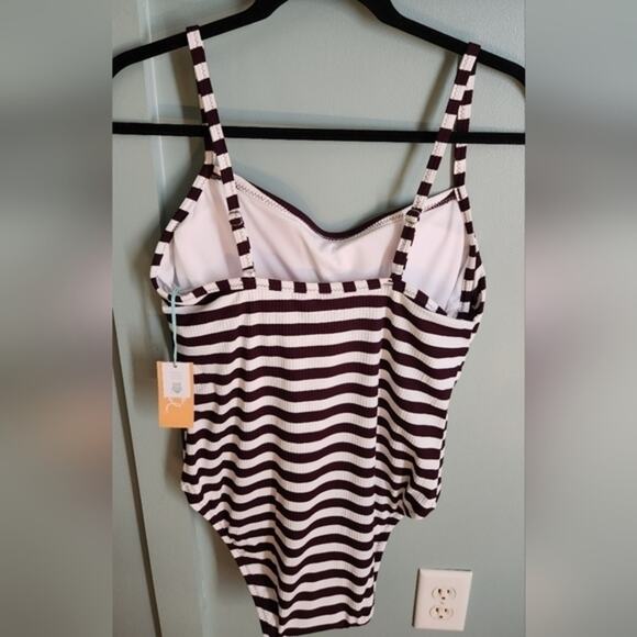 Kona‎ Sol NWT Rio Ribbed One Piece Swimsuit Burgundy & White Stripes Swim XL - Picture 5 of 9